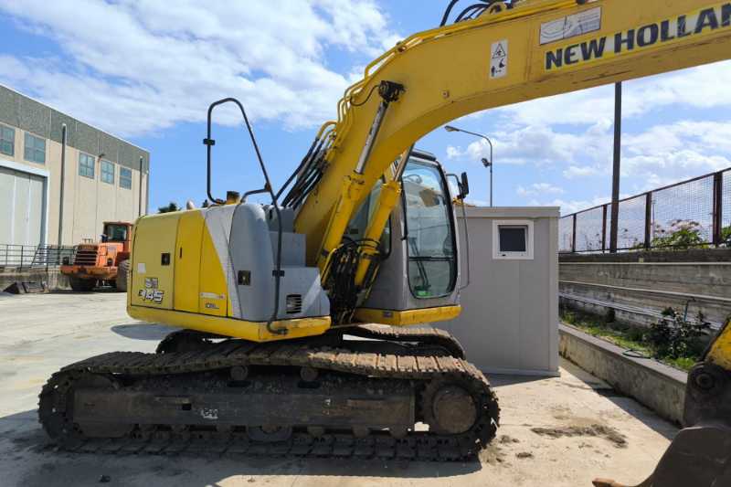 OmecoHub - Immagine NEW HOLLAND E145